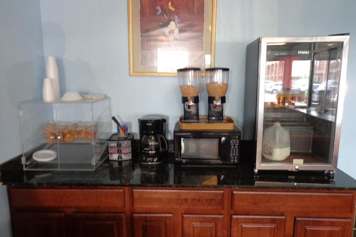 Breakfast/Coffee Service 40 of 43