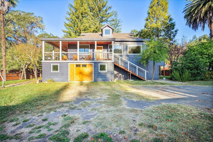 Pet’s FREE! Modern luxury steps from Russian River by Redawning