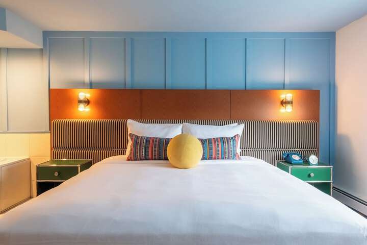 Driftaway Hotel and Pool