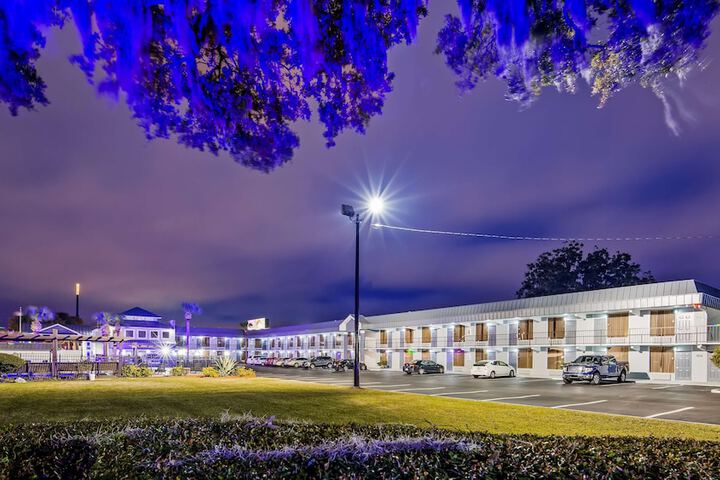 Hotel 4 of 27