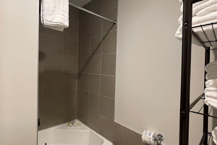 Room 47 of 119