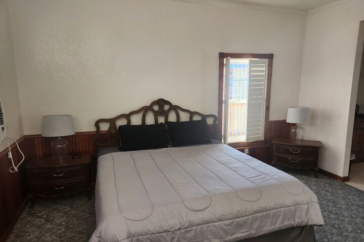 Room 26 of 74