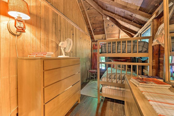 Douglas whispering Winds Cottage w / Beach!