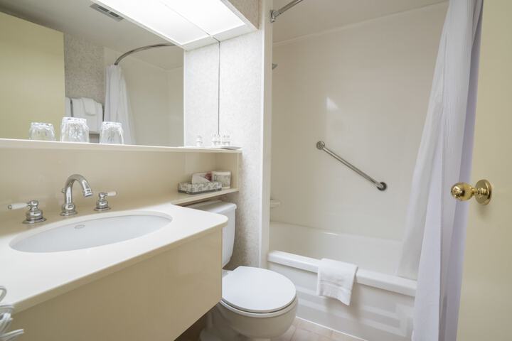 Royal Scot Hotel & Suites Trademark Collection by Wyndham