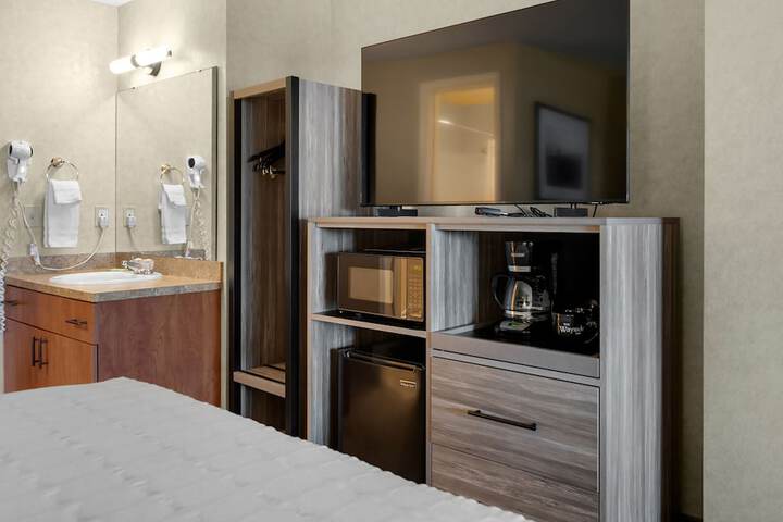 Room 15 of 24