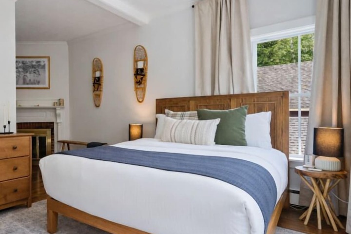 The Aurora Inn & Cottages