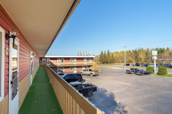 Hotel 5 of 34