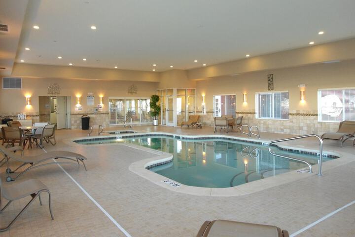 Holiday Inn Express & Suites Alpine Southeast by IHG