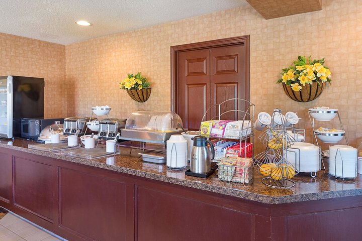 Breakfast/Coffee Service 52 of 61