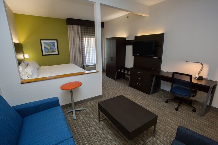 Room 50 of 75