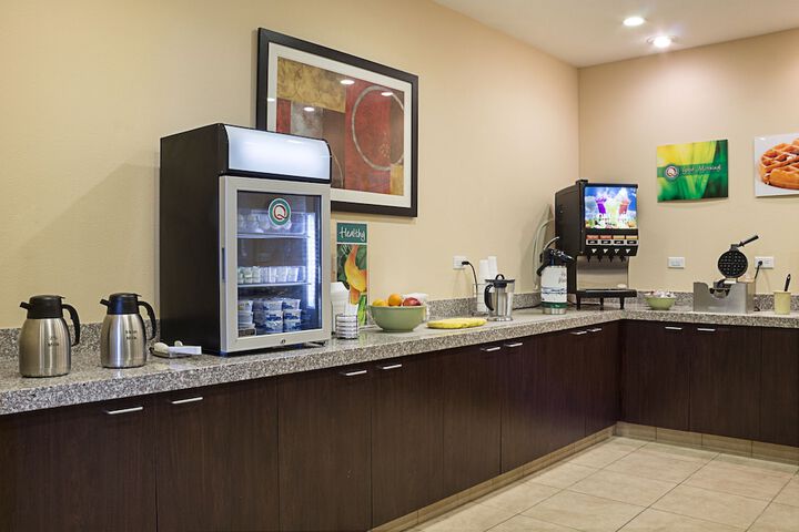 Quality Inn & Suites Minot North