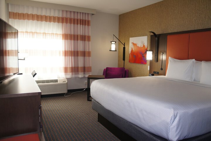 La Quinta Inn & Suites by Wyndham Houston East at Sheldon Rd
