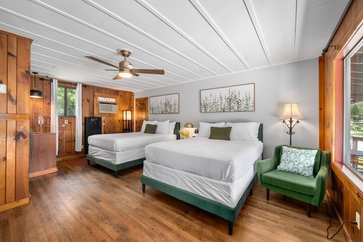 CedarWood Inn