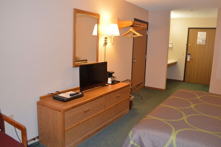 Room 18 of 40