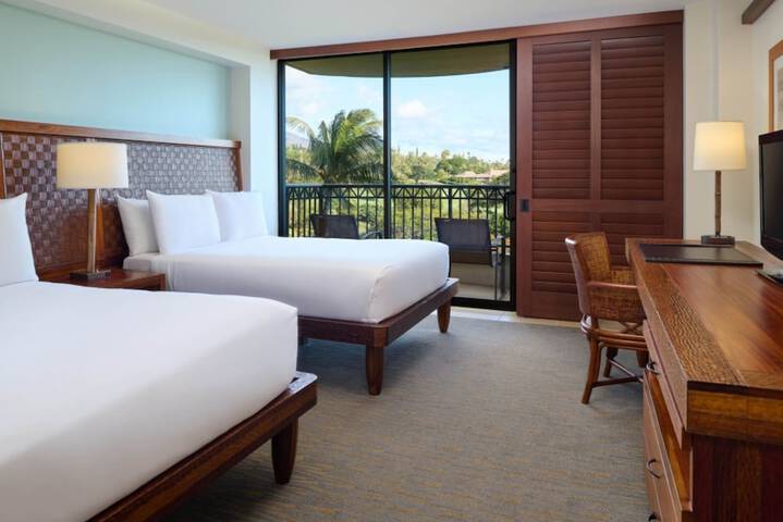 Royal Lahaina Resort & Bungalows