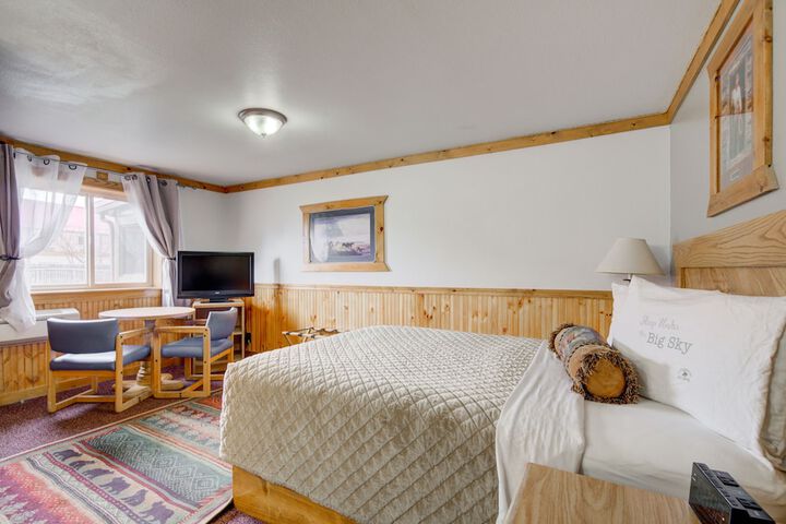 Livingston Inn - Historic