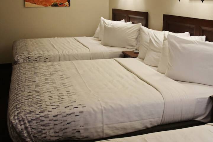 Room 52 of 100