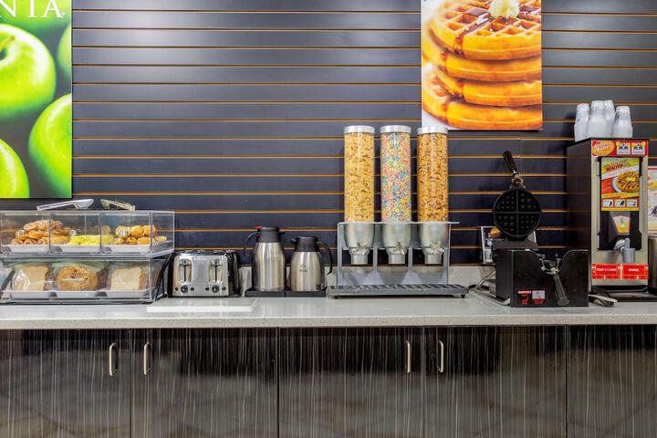 Breakfast/Coffee Service 48 of 55