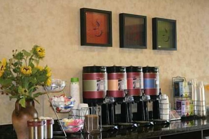 Breakfast/Coffee Service 33 of 38