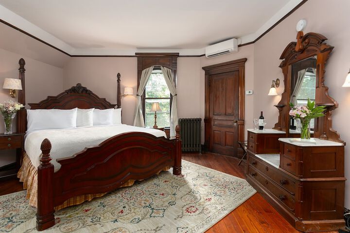Room 43 of 79