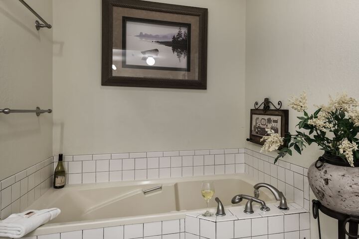 Room 17 of 26