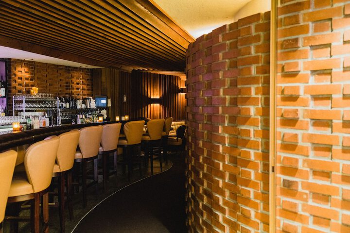 Lounge 50 of 60