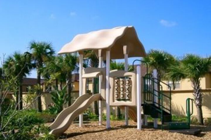 Orlando Sweet Vacation Home 4 Br Villa by RedAwning