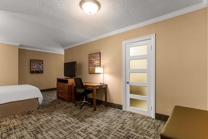 Room 37 of 60