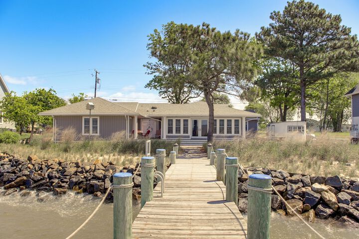 Waterfront Maryland Retreat w / Dock & Bay View!