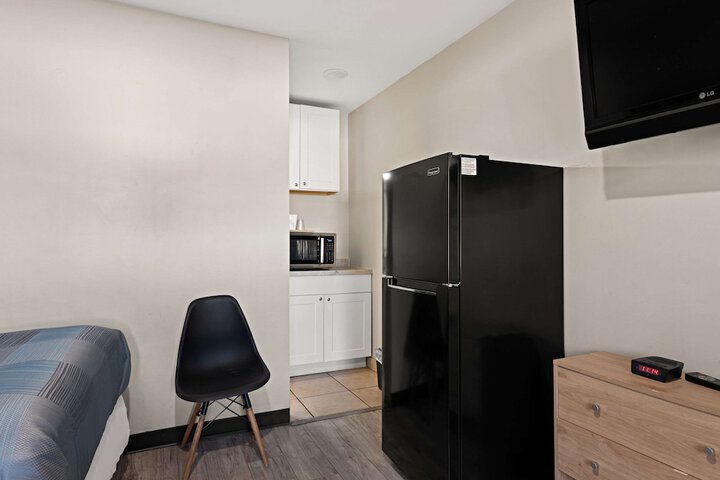 Room 18 of 36