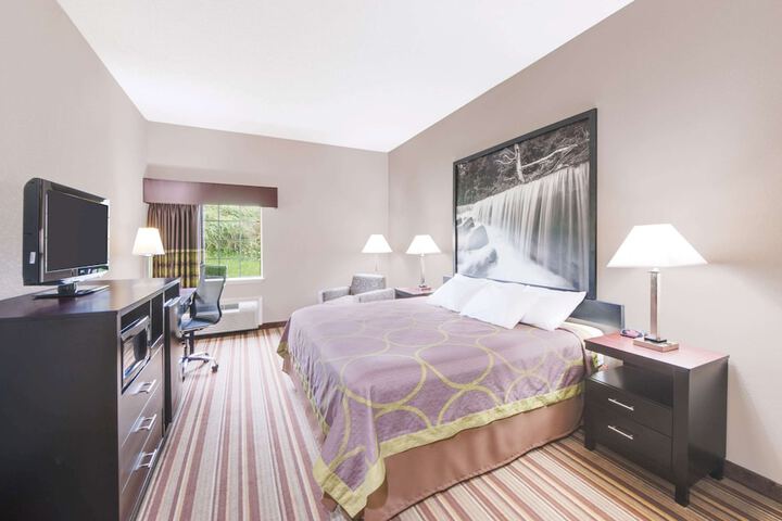 Room 9 of 16