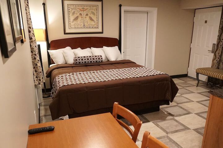 Room 27 of 90