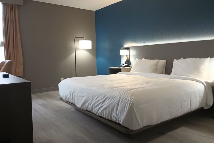 Room 12 of 25