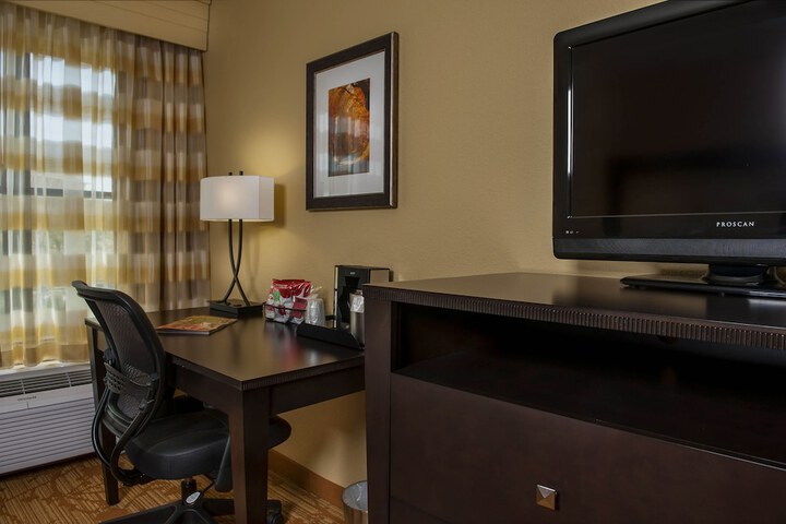 Room 10 of 21