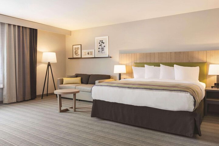 Room 21 of 48
