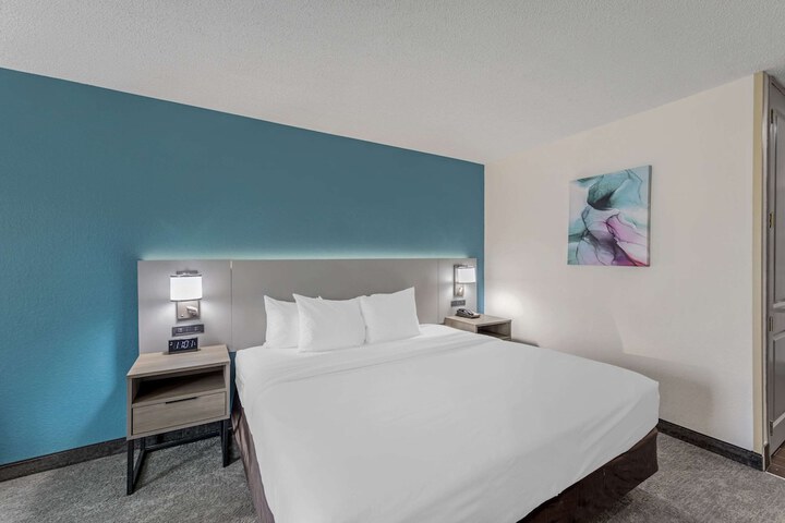 Room 21 of 37