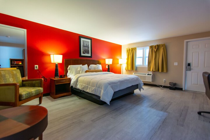 Room 13 of 16