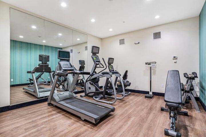 Holiday Inn Express Suites Van Buren-Ft Smith Area by IHG