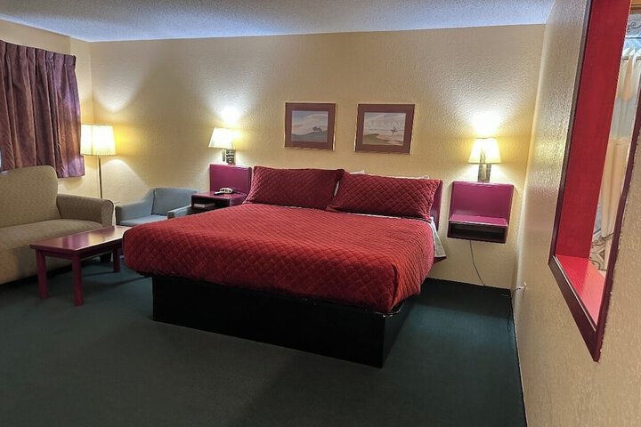 Room 14 of 18
