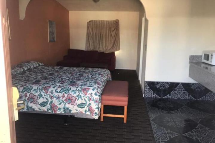 Galleria Inn Montclair / Ontario