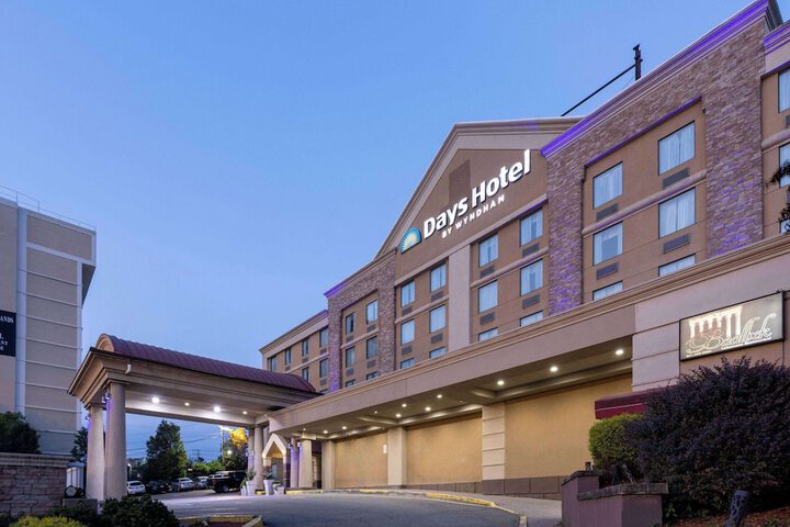 Days Hotel by Wyndham North Bergen / NYC Area