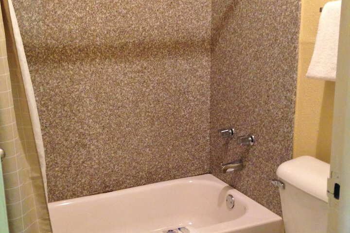 Room 15 of 33