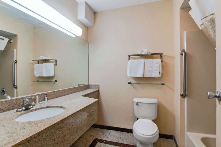 Room 16 of 34