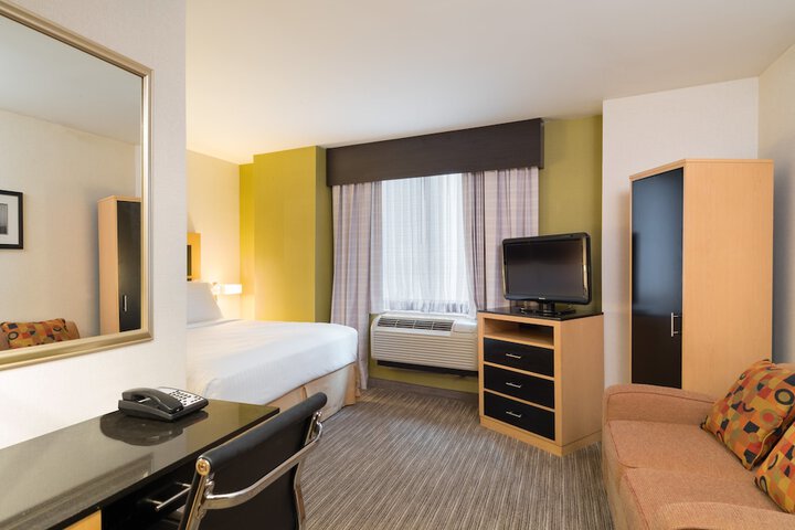 Room 14 of 35