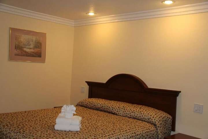 Room 21 of 21