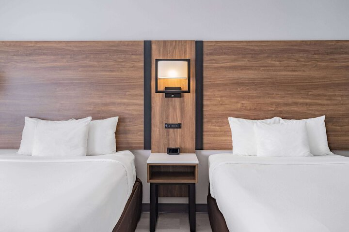 Room 18 of 34