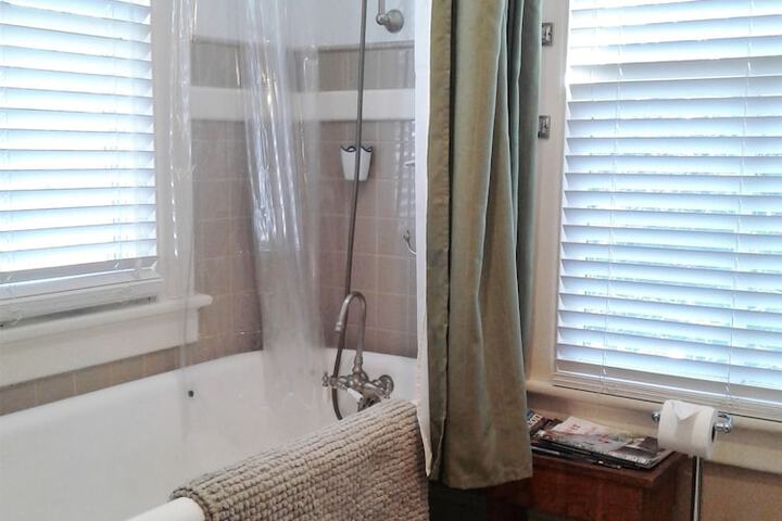 Room 15 of 50