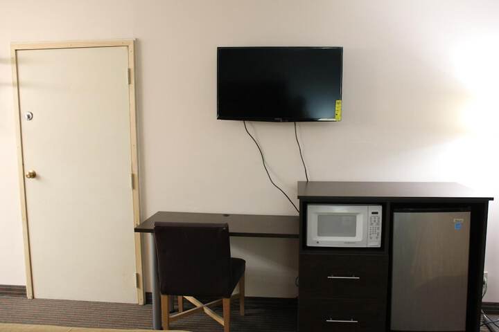 Room 28 of 32