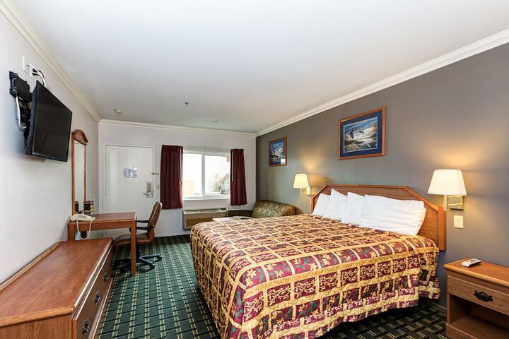 Room 13 of 23