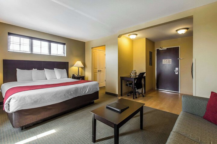 Room 32 of 71